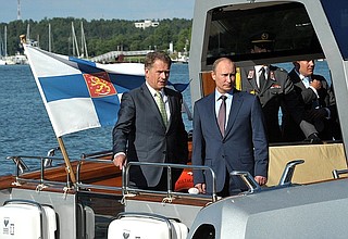 С Президентом Финляндии Саули Ниинистё перед отплытием из резиденции «Култаранта» в Турку.