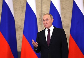 В завершение визита в Узбекистан Владимир Путин ответил на вопросы представителей СМИ.