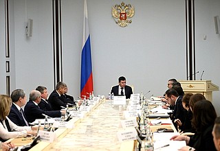 Под председательством помощника Президента Дмитрия Миронова состоялось заседание Комиссии при Президенте по вопросам государственной службы и резерва управленческих кадров.