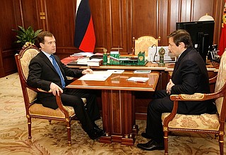 С Александром Хлопониным, назначенным Заместителем Председателя Правительства, полномочным представителем Президента в Северо-Кавказском федеральном округе.