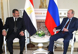 C Президентом Египта Мухаммедом Мурси.