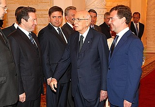 Официальная церемония встречи. Представление российской официальной делегации. С Президентом Италии Джорджо Наполитано.
