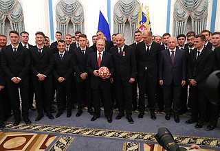 With the players and coaches of the Russia national football team.