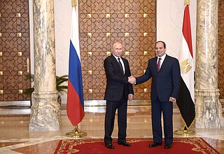 С Президентом Арабской Республики Египет Абдельфаттахом Сиси.