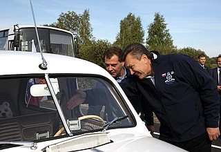 С Президентом Украины Виктором Януковичем. На старте очередного этапа международного автопробега Санкт-Петербург – Киев.