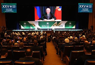 Владимир Путин выступил на пленарной сессии Всемирного русского народного собора (в формате видеоконференции).