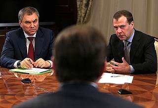 С первым заместителем Руководителя Администрации Президента Вячеславом Володиным на встрече с представителями регионов.