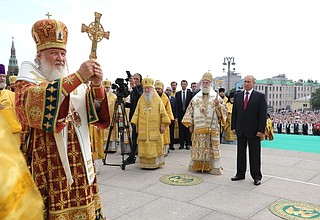 На торжествах по случаю 1030-летия крещения Руси.