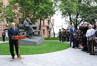 Выступление на церемонии открытия памятника Сергею Михалкову.