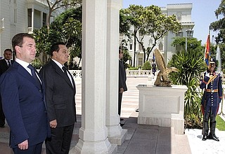 Церемония встречи Дмитрия Медведева Президентом Египта Хосни Мубараком.