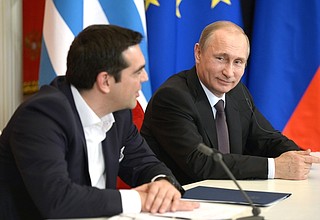 С Премьер-министром Греции Алексисом Ципрасом на пресс-конференции по итогам российско-греческих переговоров.