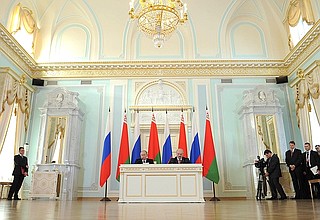 Заявления для прессы по итогам заседания Высшего Государственного Совета Союзного государства России и Белоруссии.