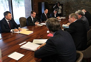 Встреча с руководителями незарегистрированных политических партий.