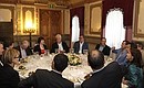 Неформальный обед с Председателем Европейской комиссии Жозе Мануэлом Баррозу и Председателем Европейского совета Херманом Ван Ромпёем.