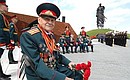 Перед началом церемонии открытия Ржевского мемориала Советскому солдату.