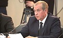 Губернатор Иркутской области Сергей Левченко на совещании по ликвидации последствий паводков и пожаров.