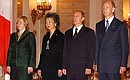 Официальная церемония встречи Владимиром и Людмилой Путиными генерал-губернатора Канады Адриенн Кларксон и ее супруга Джона Ролстона Сола.