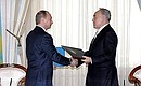 Церемония подписания российско-казахстанских документов.