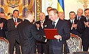 Владимир Путин и Леонид Кучма подписали Договор между Российской Федерацией и Украиной о российско-украинской государственной границе.