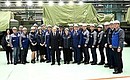 With workers at the Northwestern Regional Centre of the Almaz-Antey Aerospace Defence Corporation Obukhov Plant. Photo by Iliya Pitalev (”Rossiya Segodnya“)