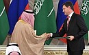 Министр энергетики Александр Новак на церемонии подписания документов по итогам российско-саудовских переговоров.