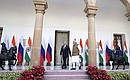 С Премьер-министром Индии Нарендрой Моди перед началом российско-индийских переговоров. Фото: Михаил Метцель, ТАСС