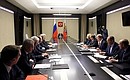 На совещании с постоянными членами Совета Безопасности. Фото: Александр Щербак, ТАСС