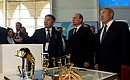 На выставке, посвящённой инновационным технологиям добычи углеводородного сырья. С Президентом Казахстана Нурсултаном Назарбаевым.