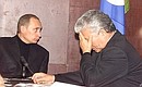 С Президентом Республики Саха (Якутия) Михаилом Николаевым на совещании, посвященном мерам по преодолению последствий наводнения в Якутии.