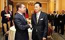 С Премьер-министром Японии Юкио Хатоямой.
