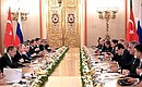 Под председательством Владимира Путина и Реджепа Тайипа Эрдогана состоялось восьмое заседание Совета сотрудничества высшего уровня между Российской Федерацией и Турецкой Республикой.