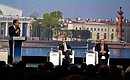 На заключительном заседании Петербургского международного экономического форума. С Премьер-министром Испании Хосе Луисом Родригесом Сапатеро (слева) и Президентом Казахстана Нурсултаном Назарбаевым.