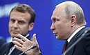 Владимир Путин и Президент Франции Эммануэль Макрон приняли участие в панельной дискуссии «Бизнес-диалог Россия – Франция». Фото ТАСС