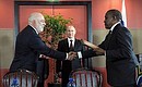 По итогам российско-южноафриканских переговоров в присутствии Владимира Путина и Президента ЮАР Джейкоба Зумы подписан ряд двусторонних документов.