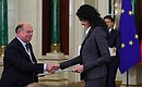 В присутствии Владимира Путина и премьер-министра Италии Джузеппе Конте подписан пакет двусторонних соглашений экономического характера.