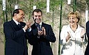 Во время встречи с представителями «юношеской восьмёрки». С Премьер-министром Италии Сильвио Берлускони, Федеральным канцлером Германии Ангелой Меркель.