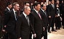 С Председателем КНР Си Цзиньпином и Президентом Арабской Республики Египет Абдельфаттахом Сиси (справа) перед началом заседания круглого стола Международного форума «Один пояс, один путь».