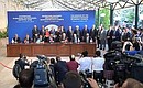 На церемонии подписания Соглашения о свободной торговле между Евразийским экономическим союзом и его государствами – членами и Республикой Сингапур, а также Рамочного соглашения о всеобъемлющем экономическом сотрудничестве между Евразийским экономическим союзом и его государствами – членами и Республикой Сингапур.