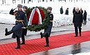 Vladimir Putin laid a wreath at the Motherland monument at the Piskarevskoye Memorial Cemetery on the 80th anniversary of the complete liberation of Leningrad from the Nazi siege. Photo: Vyacheslav Prokofyev, TASS