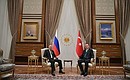 Перед началом беседы с Президентом Турецкой Республики Реджепом Тайипом Эрдоганом.