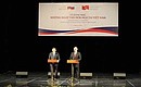 Церемония открытия Дней культуры России в Социалистической Республике Вьетнам. С Президентом Вьетнама Чыонг Тан Шангом.