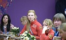 В ходе встречи с представительницами паралимпийской сборной России и волонтёрами.