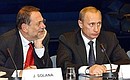 На пресс-конференции по итогам саммита Россия – Европейский союз с Высоким представителем ЕС по общей внешней политике и политике в области безопасности Хавьером Соланой (слева). 
