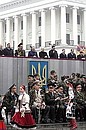 На военном параде, посвященном 60-летию освобождения Украины от фашистских захватчиков.