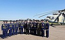 С военнослужащими 393-й авиационной базы ВВС России.