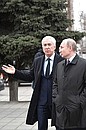 During a walk in Makhachkala. With Acting Head of Daghestan Vladimir Vasilyev.