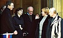 Владимир и Людмила Путины во время прощания с Премьер-министром Великобритании Энтони Блэром и его супругой Шэри в загородной резиденции.