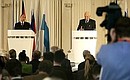 A joint press conference with Bavarian Prime Minister Edmund Stoiber.