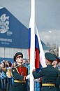 На церемонии приветствия делегации Олимпийского комитета России. Поднятие флага Российской Федерации.