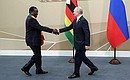 С Президентом Зимбабве Эммерсоном Дамбудзо Мнангагвой. Фото: Вячеслав Прокофьев, ТАСС